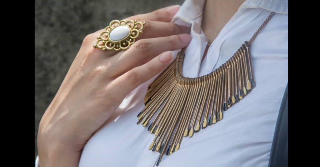 What is sustainable and ethical jewellery?
