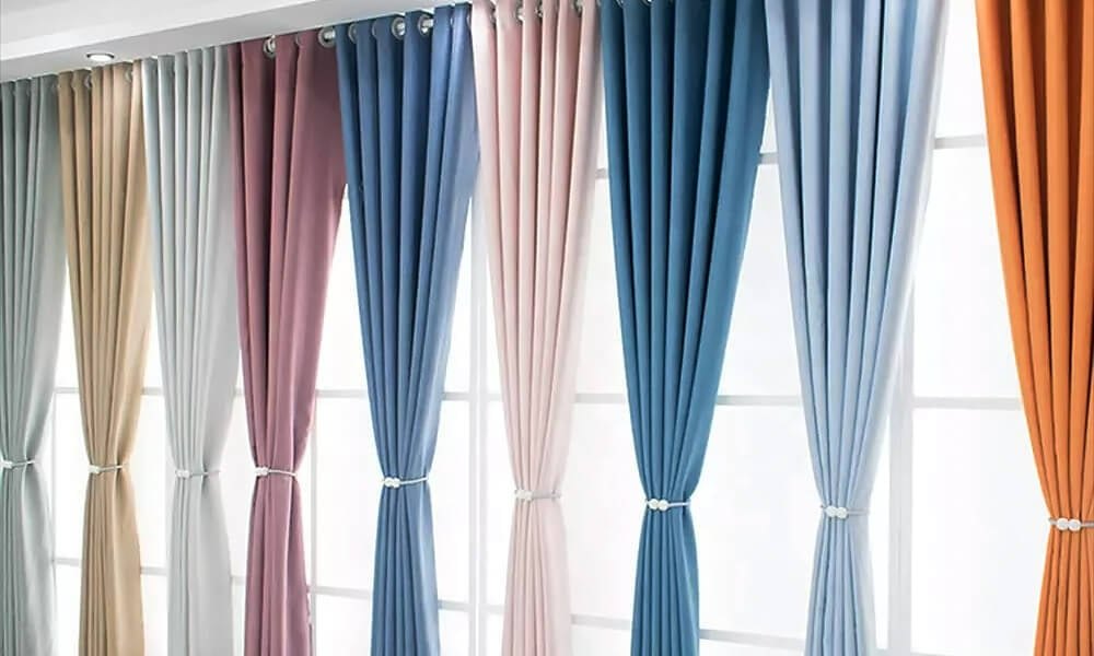 Hanging Curtains and Rods In Coon Rapids